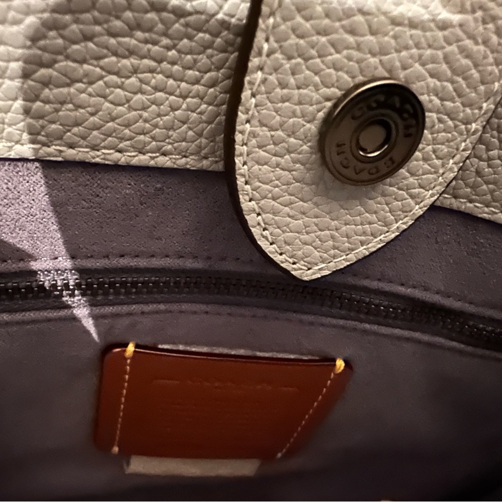Coach Field Tote 22 Pebble Leather Aqua - Picture 15 of 15